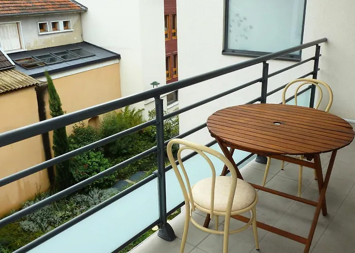 Appartement L'albizia - Tres Agreable Avec Sa Belle Terrasse Hyper Centre ! Mae-6594